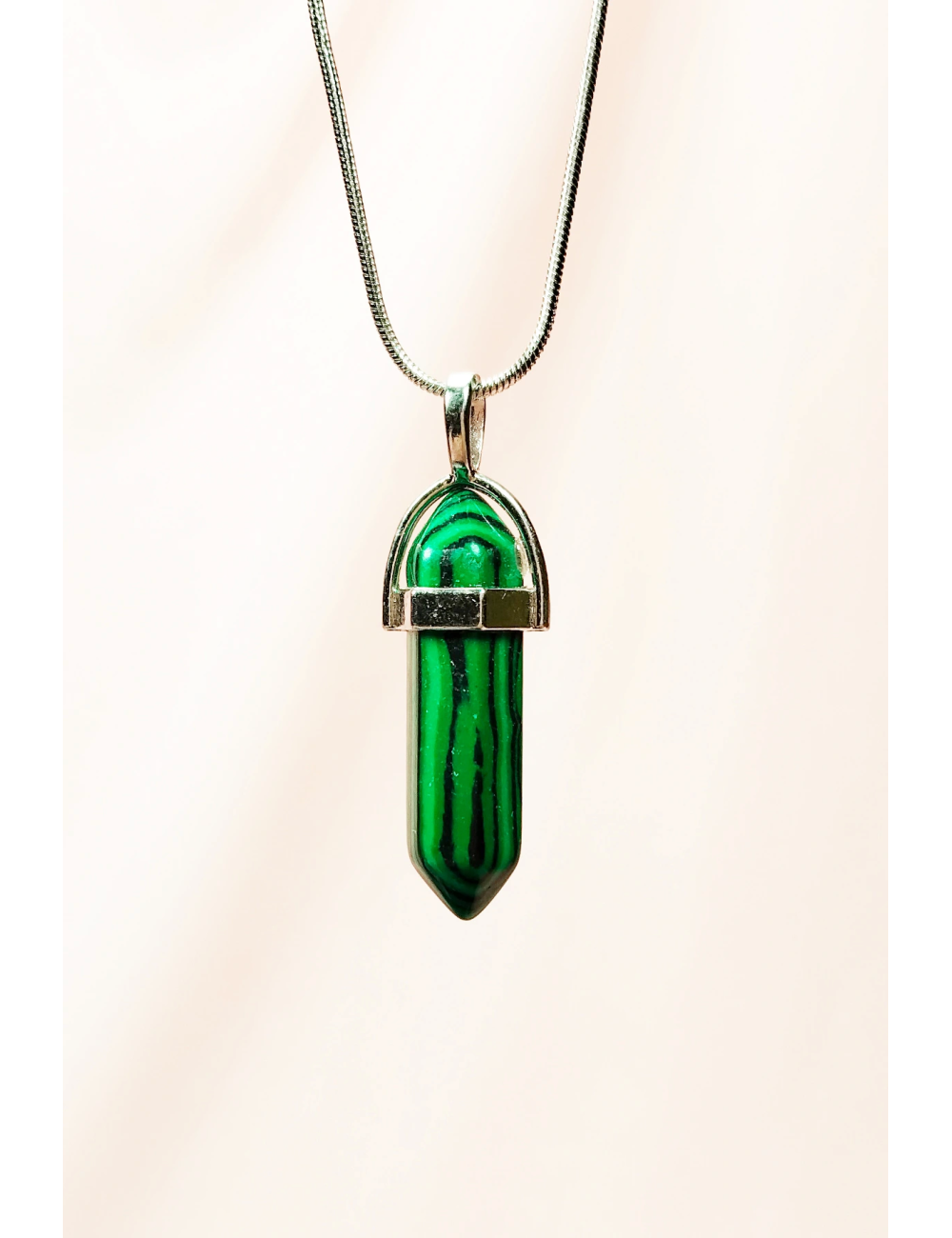 Malahit Doğal Taşı Zincirli El Yapımı Tasarımlı Kolye Uç: 3,5 cm Zincir: 20 cm Kutulu